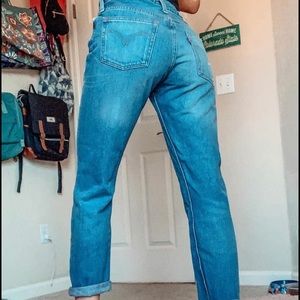 Adorable 501 Levi jeans!